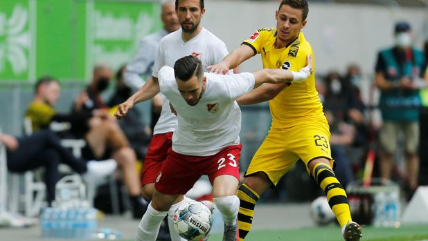 Un gol agónico de Haaland le da el triunfo al Dortmund sobre el Fortuna