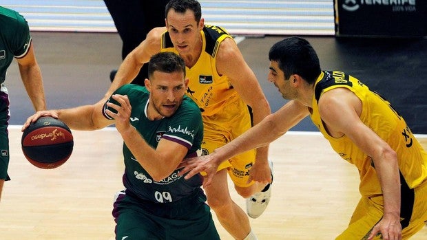 El Unicaja gana al Tenerife y pide paso