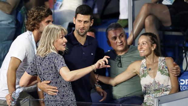 La madre de Djokovic: «Es aterrador lo que se está escribiendo sobre él»