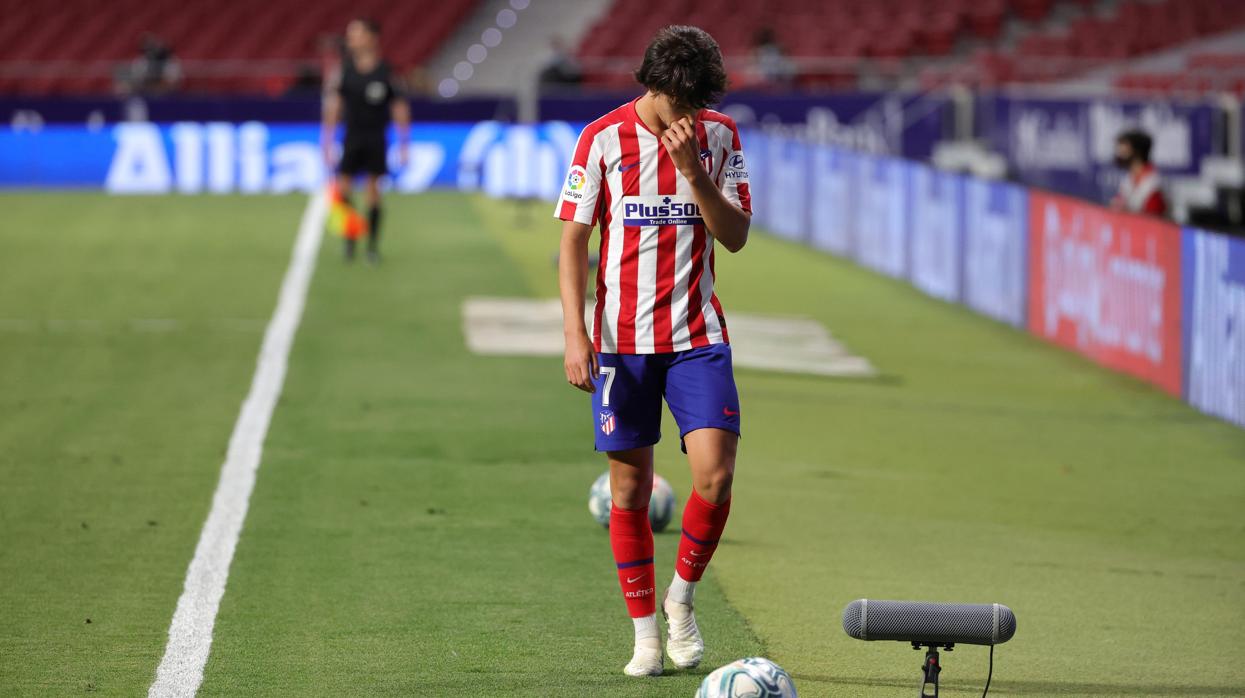 Notable enfado de un desacertado Joao Felix