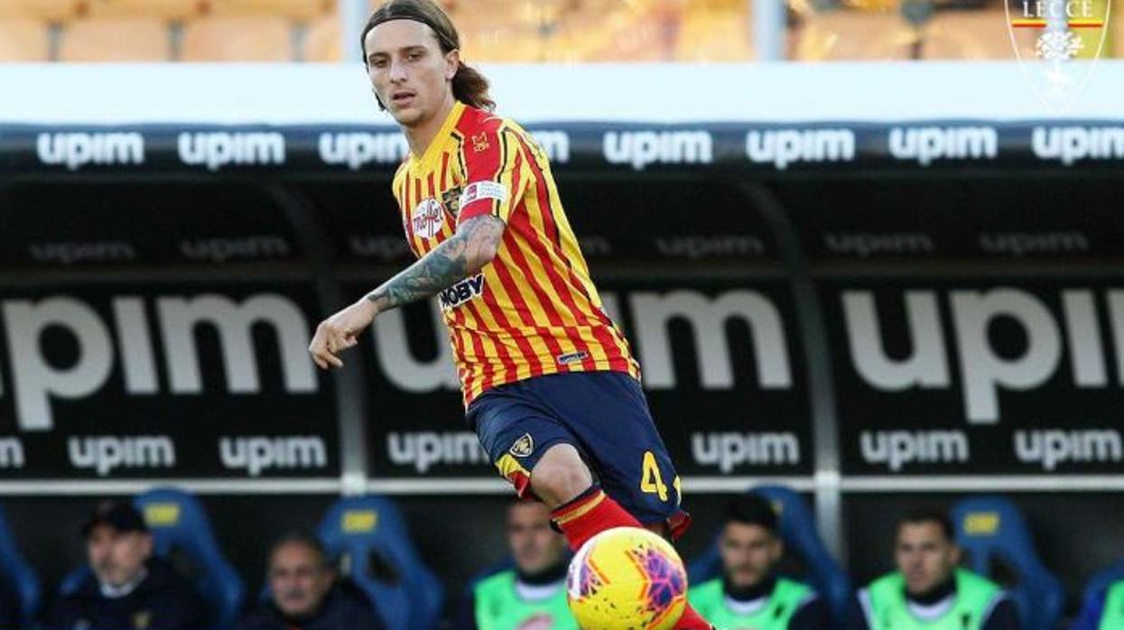 El Lazio se hunde en Lecce y acerca el título a la Juventus