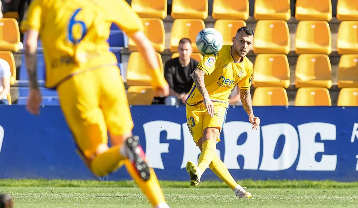 Alcorcón y Tenerife se alejan del sueño de la promoción