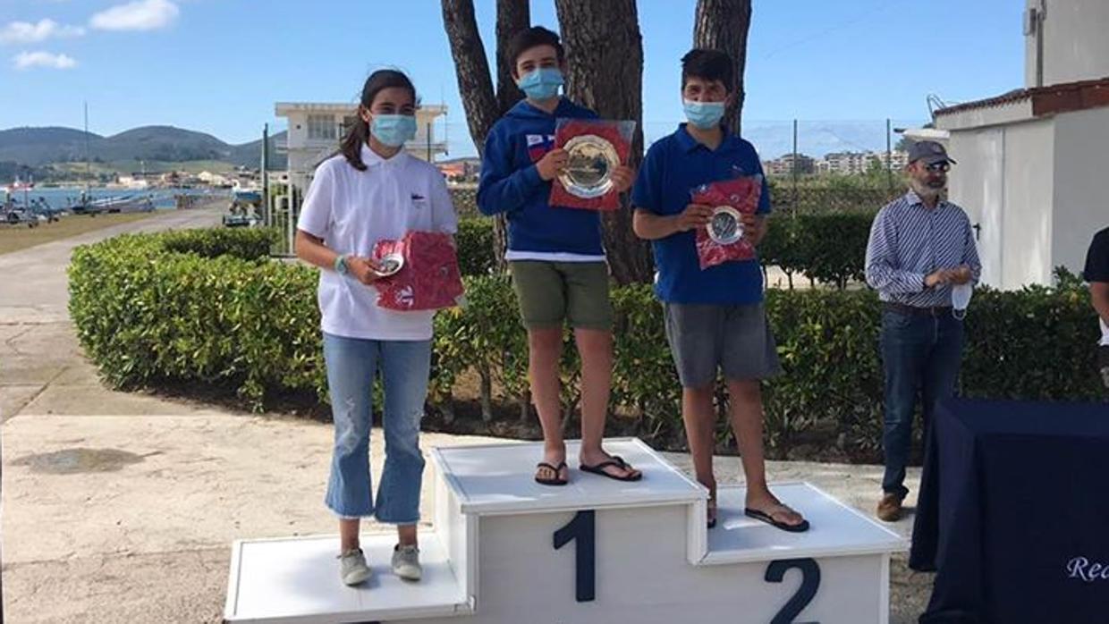 Diego Piris, nuevo campeón de Cantabria de Optimist disputado en la Bahía de Laredo