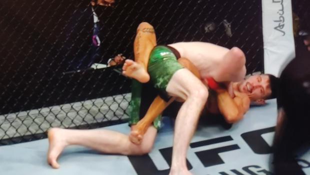 Joel Álvarez guillotina a Joe Duffy en la isla de UFC: «¡He venido para quedarme, España!»