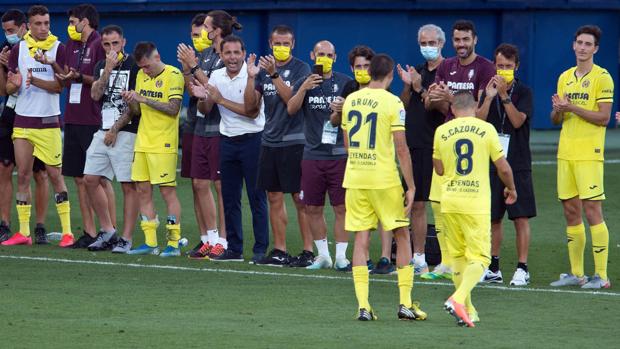 El Villarreal doblega al Eibar en el adiós de Bruno y Cazorla