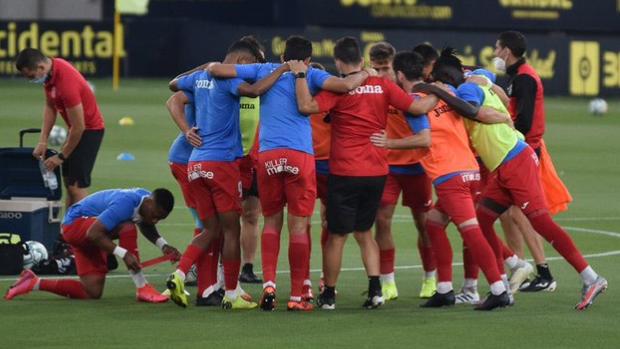 La plantilla del Fuenlabrada alza la voz contra La Liga y su propio club: «Exigimos jugar el partido»