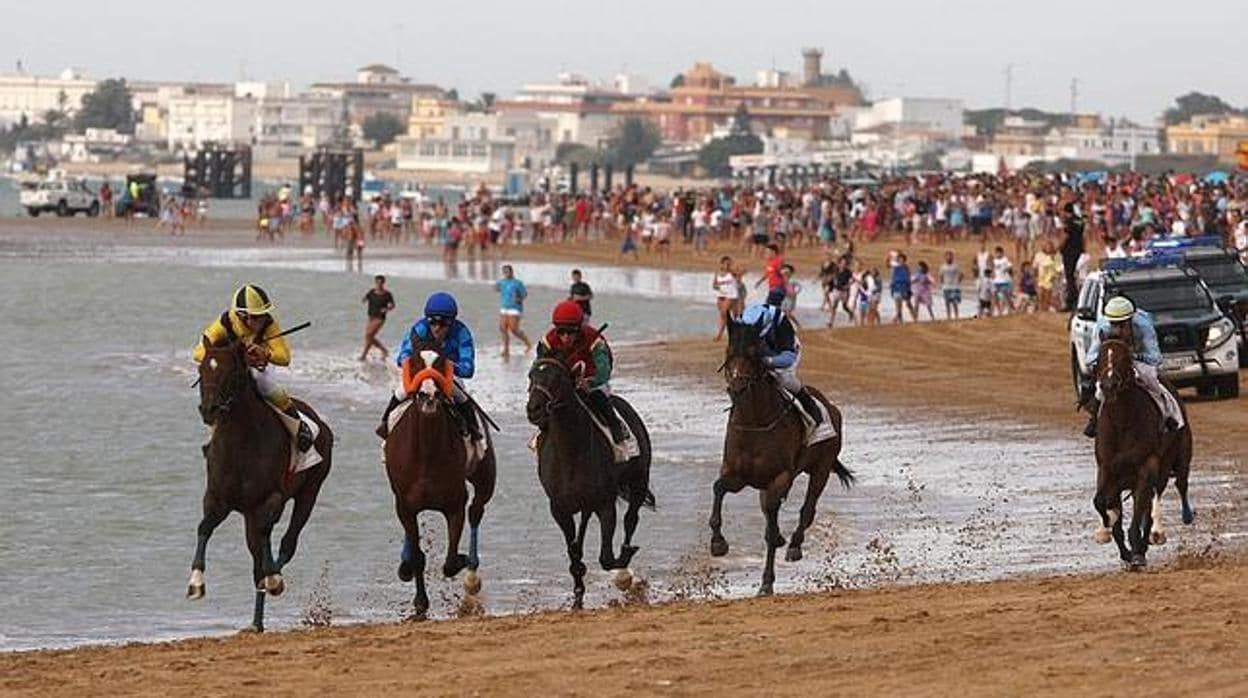 Las playas sanluqueñas no acogerán este verano sus tradicionales carreras de caballos.