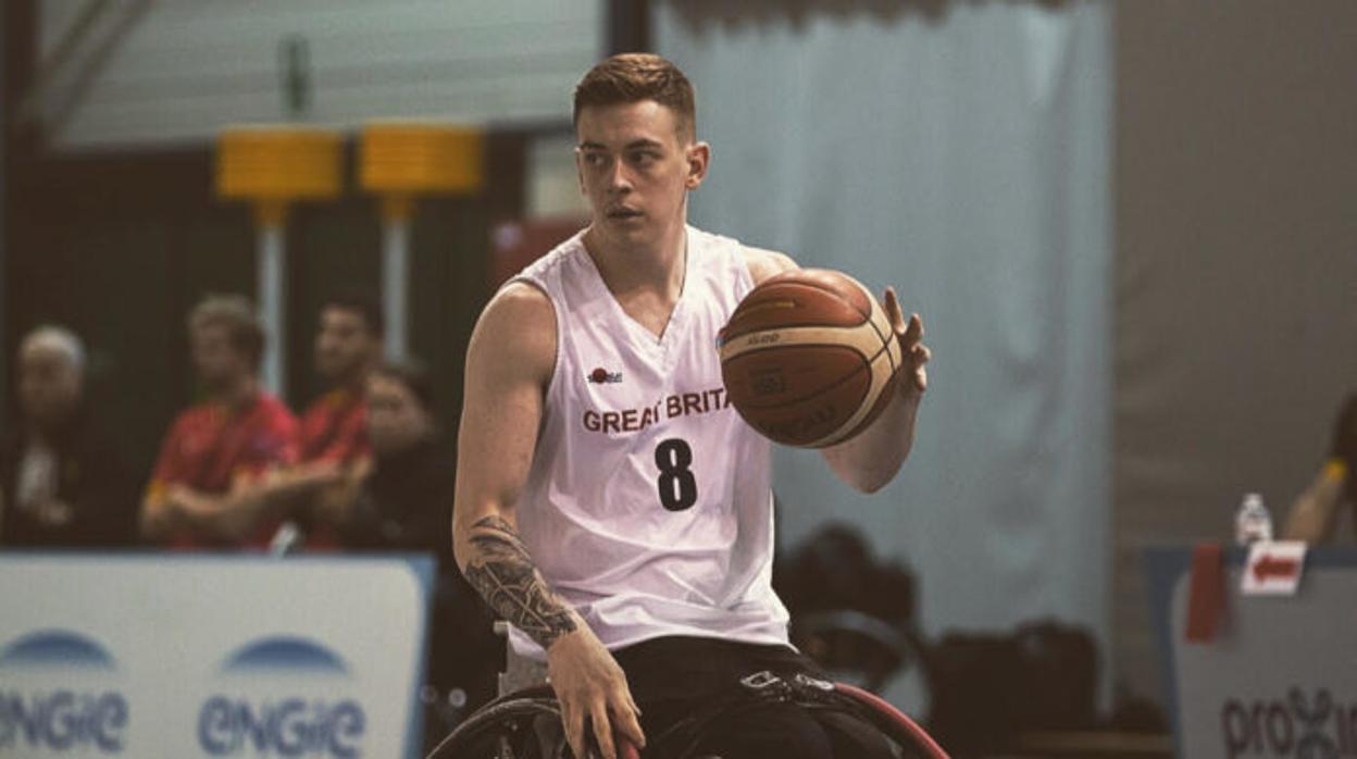 George Bates, con la selección británica