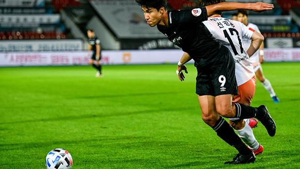 El público regresa a los estadios de Corea del Sur sin poder gritar a los jugadores