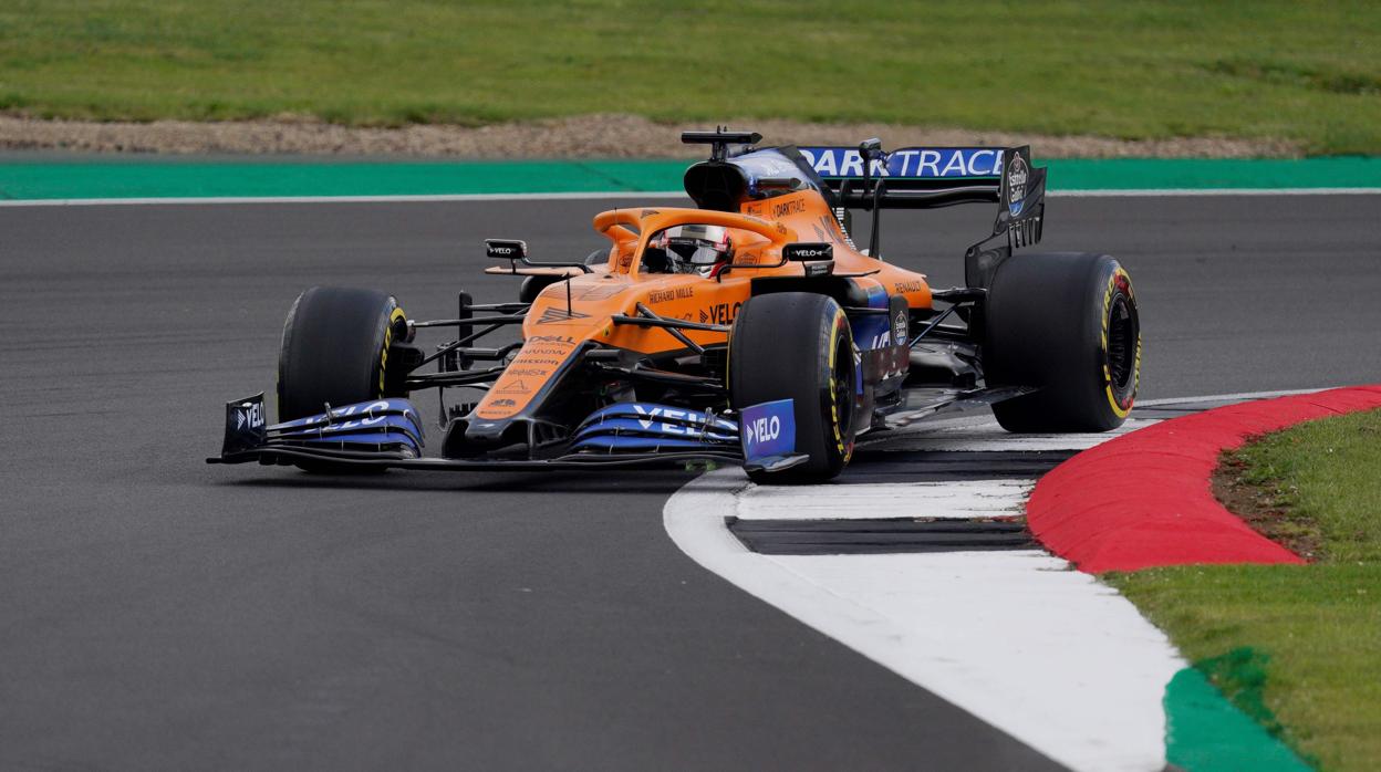 Carlos Sainz durante la clasificación en Silverstone