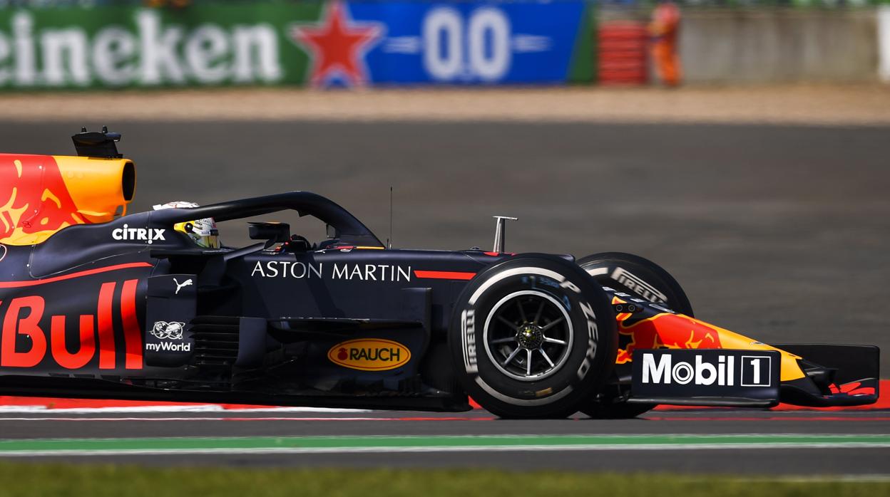 Verstappen fulmina a los Mercedes