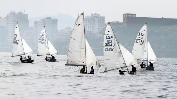 Francisco Palacio y Ángela Pumariega, ganadores dela tercera jornada, en Snipe