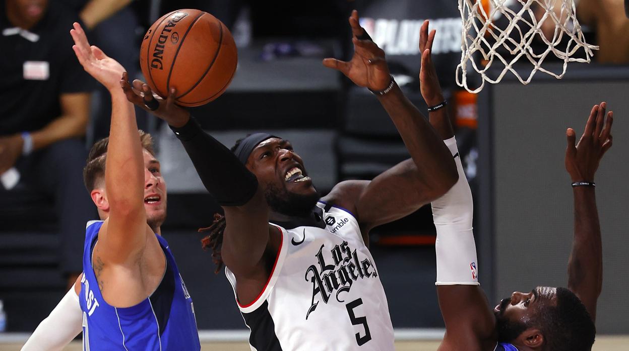 Doncic y Harrell, en un momento del partido