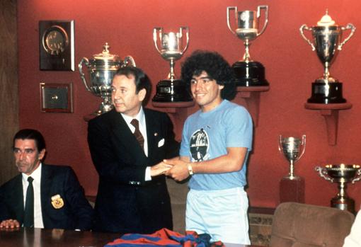 Maradona y Núñez