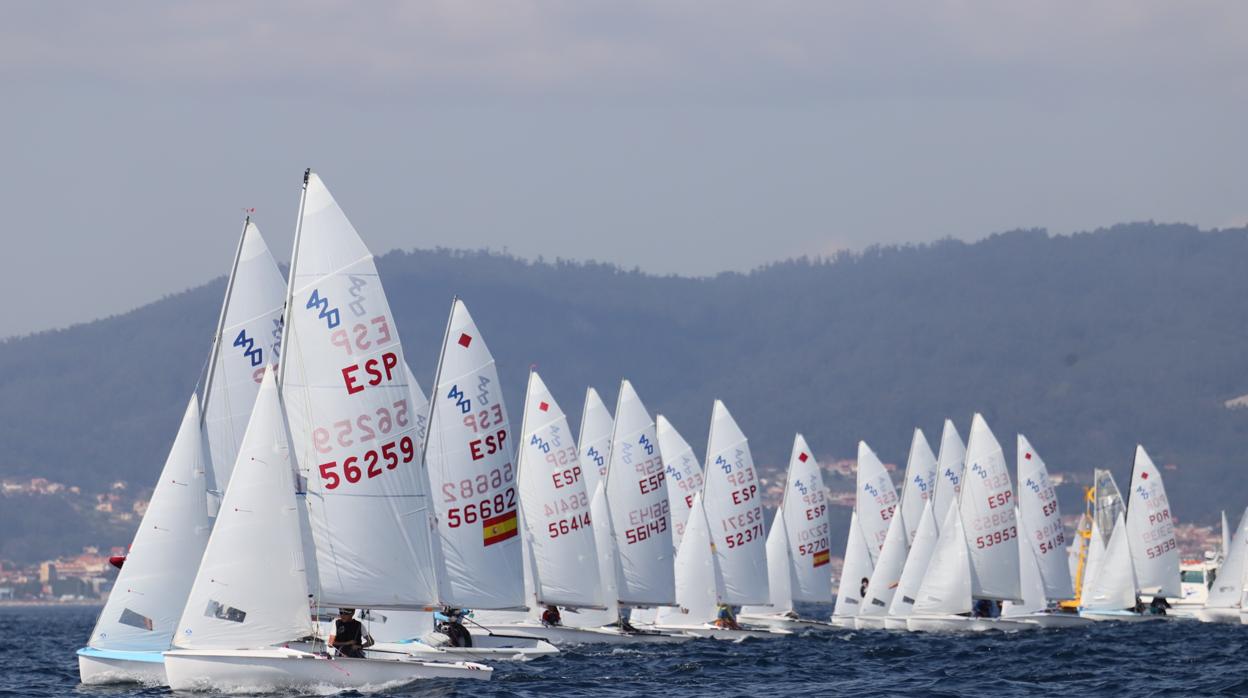 Tres campeones del mundo en la salida del Trofeo Concello de Vigo de vela ligera