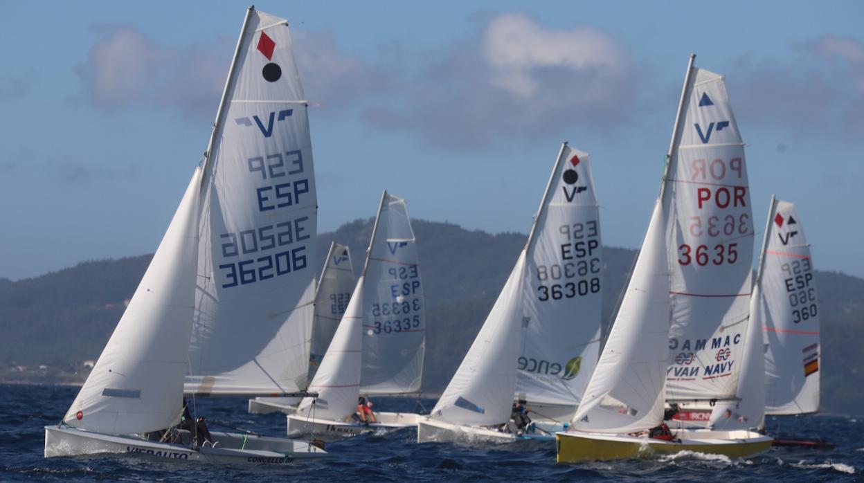 Pablo Cabello-Mario Pérez dominan el Vaurien en el Trofeo Concello de Vigo