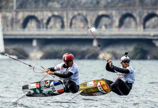 Pulido y Climent finalizan cuartos en el Europeo Mixto de Formula Kite