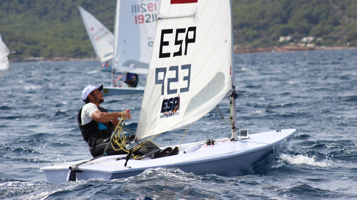 Rogel y Rodríguez se acercan a Blanco en el Nacional de Laser Standard