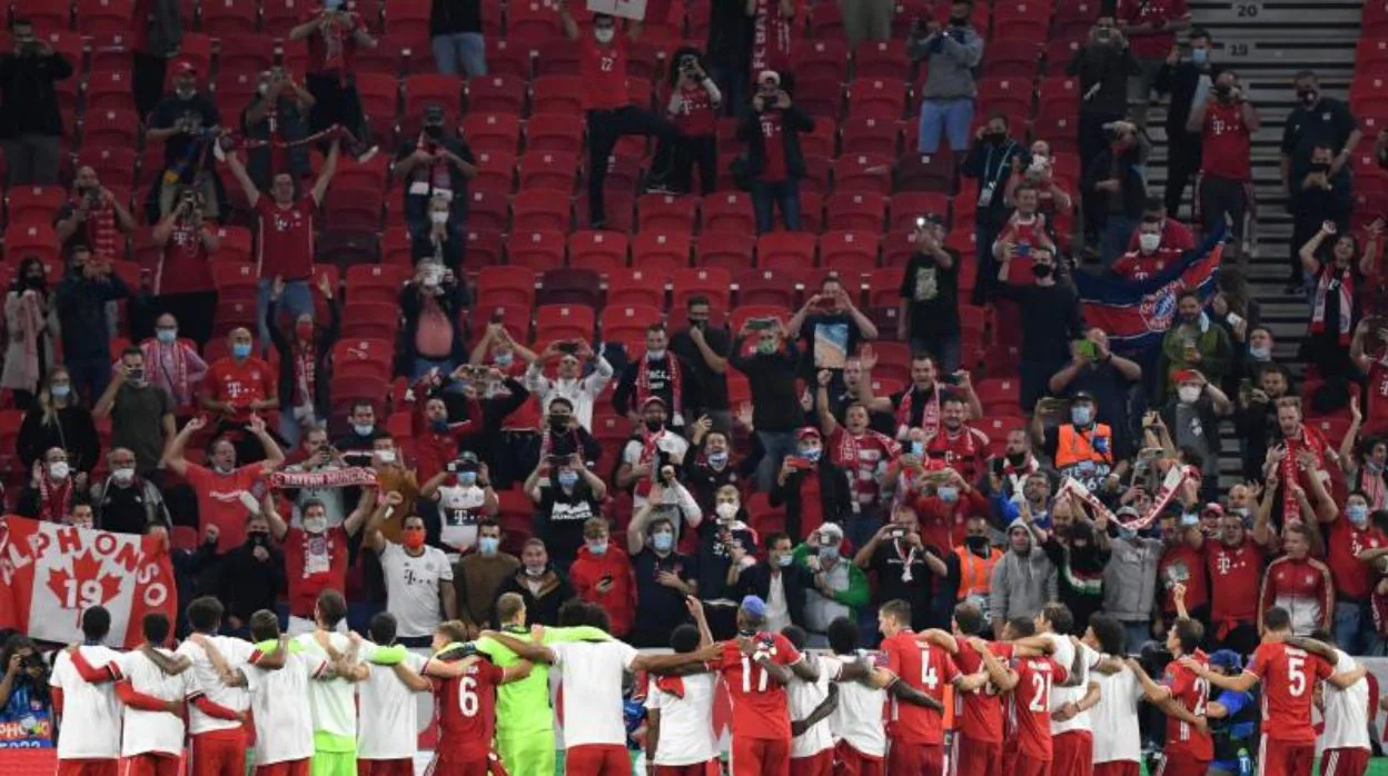 El Bayern de Múnich celebra la consecución de la Supercopa de Europa