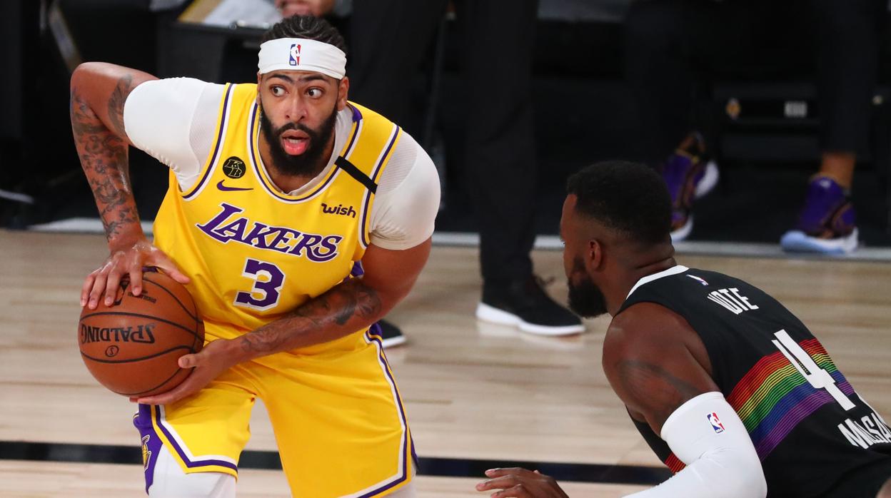 Anthony Davis deja a los Lakers a un triunfo de las Finales