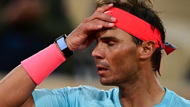 Nadal se rebela contra unas condiciones desfavorables