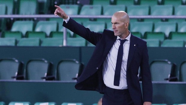 Zidane: «Me sorprende que critiquen los aciertos del VAR»