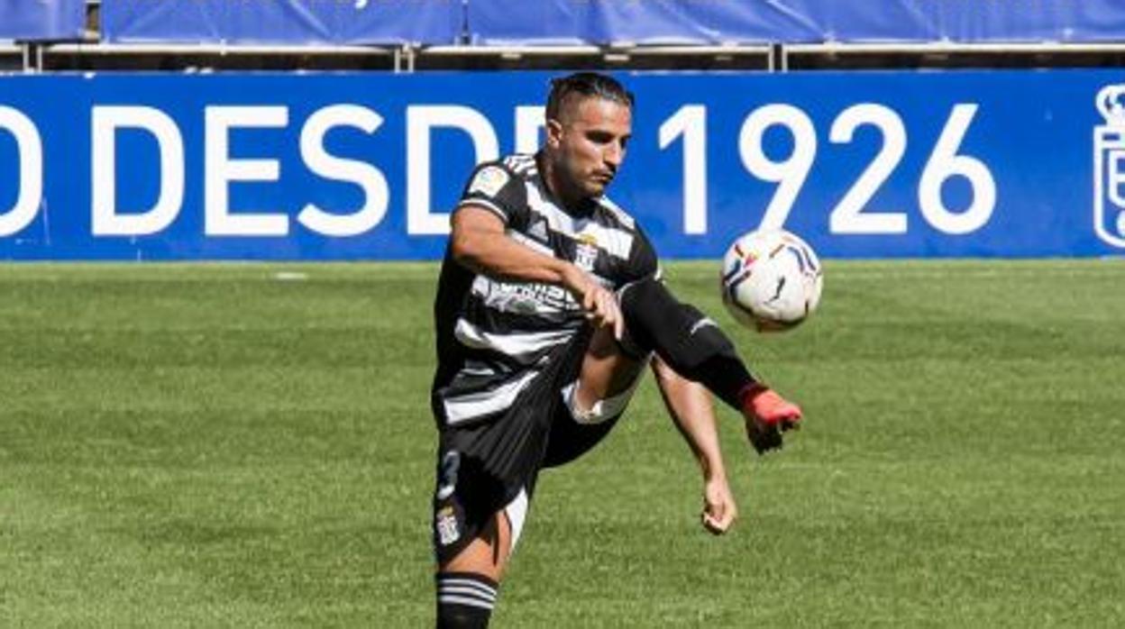 El Cartagena logra su primer triunfo ante un Lugo que reacciona tarde