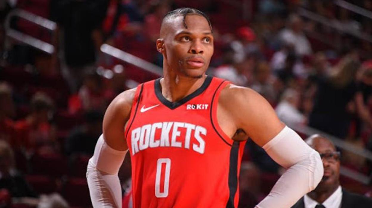 Westbrook agradece el trato de las empleadas de un hotel con una propina de 8.000 dólares