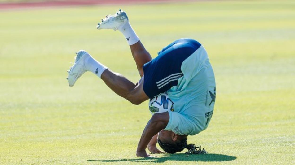 El show de Ansu Fati y Adama en los entrenamientos de España