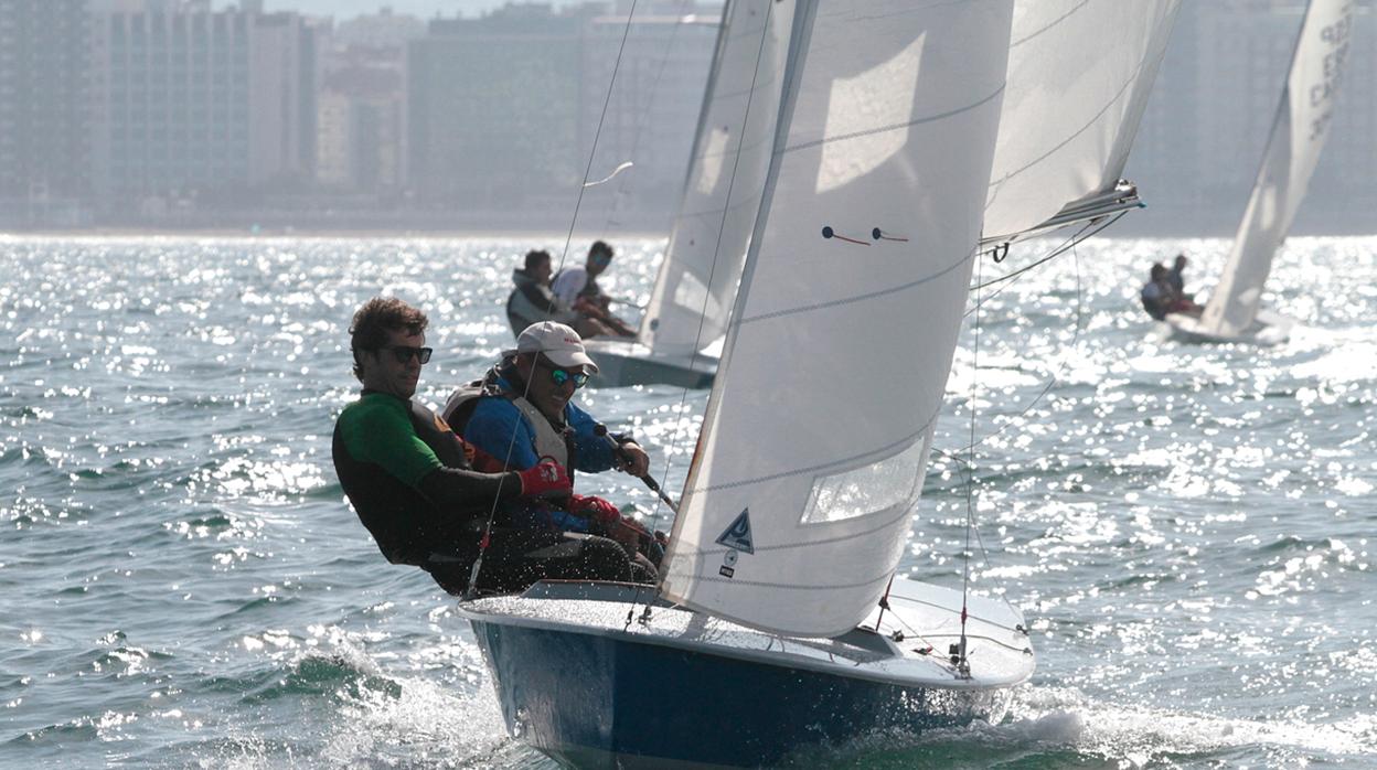 Las clases Laser Radial, Laser 4.7 y Snipe, en el Trofeo de la Hispanidad del RCAR