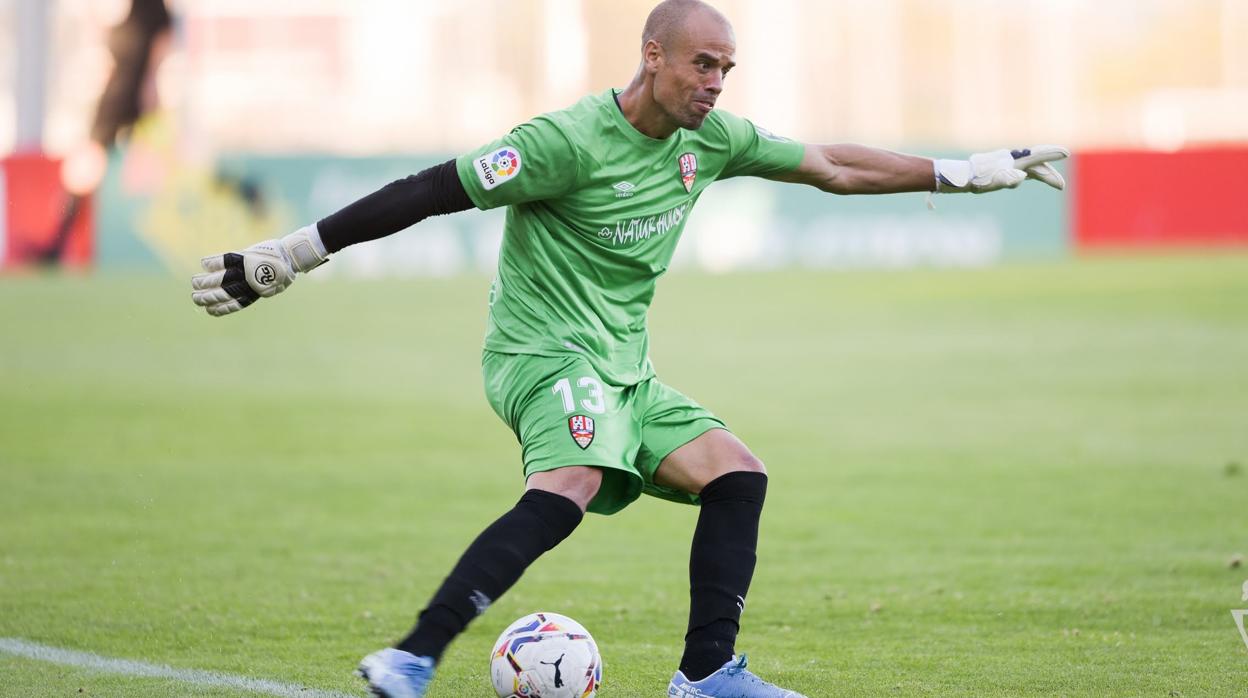 El Logroñés sorprende al Almería y gana su primer partido