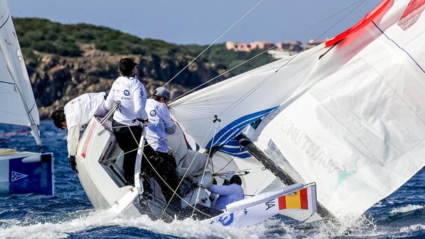 El RCN Arrecife-Grupo Martínez, segundo a un punto del líder en la Sailing Champions League