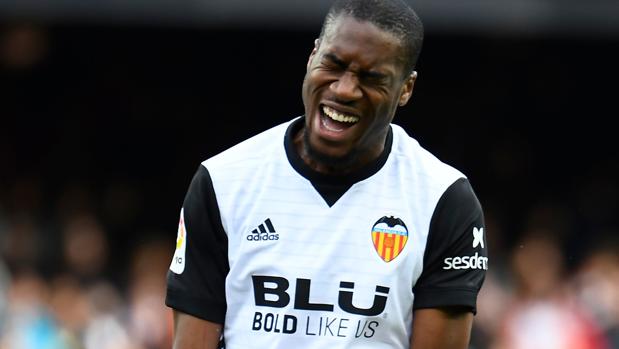 Kondogbia desata otro incendio en el Valencia