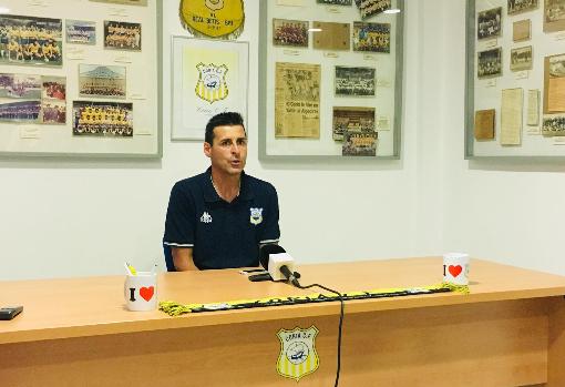 Juan Antonio Márquez 'Cachola', técnico del Coria CF