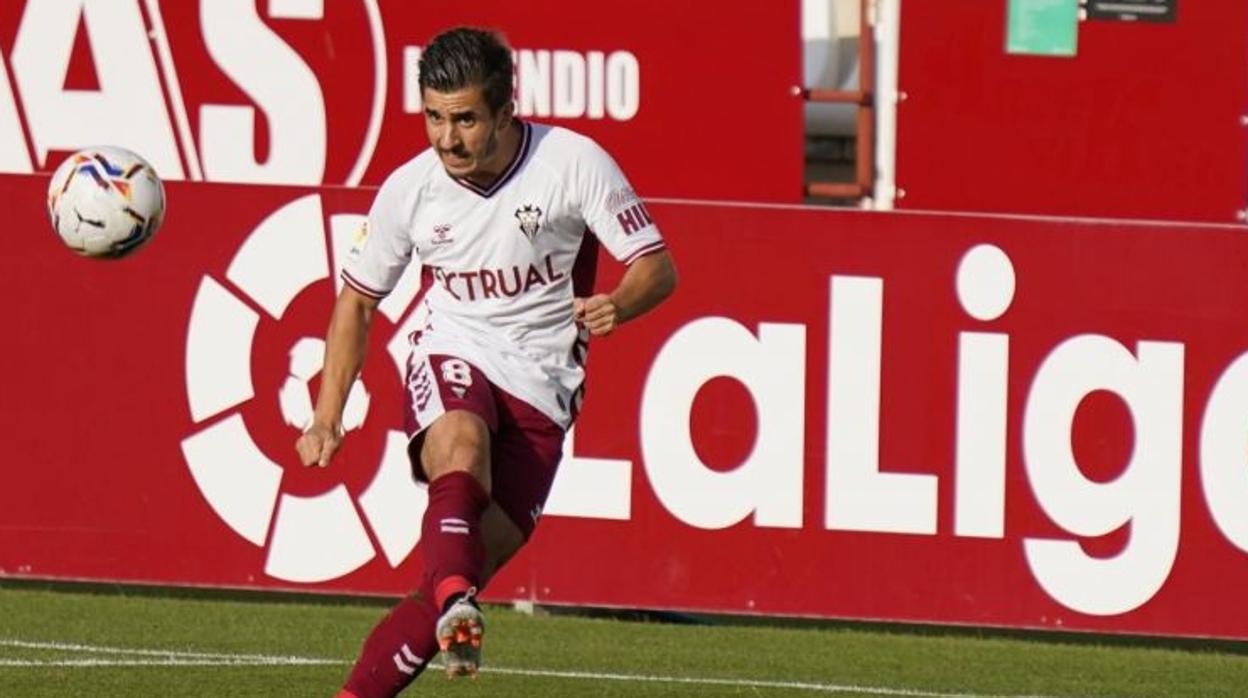 Aritz López Garai se estrena con victoria