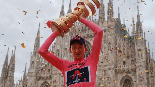 Tao Geoghengan, vencedor del Giro, otro joven en auge