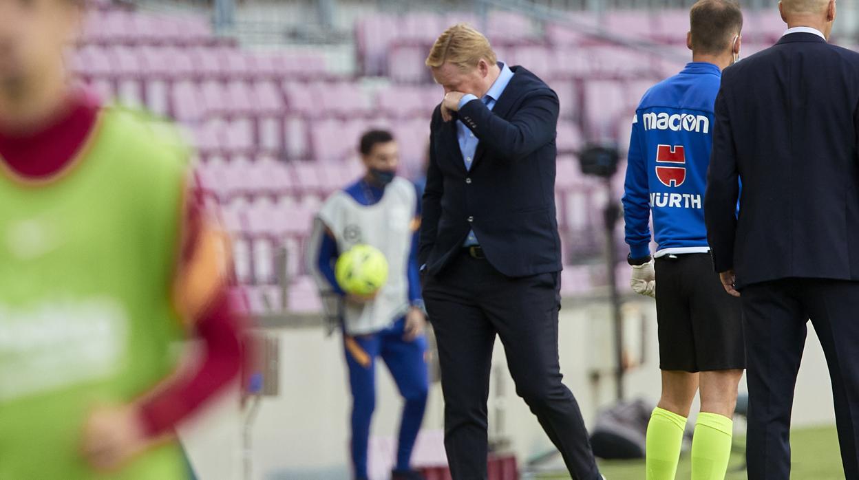 Koeman durante el partido entre el Barcelona y el Madrid del pasado fin de semana