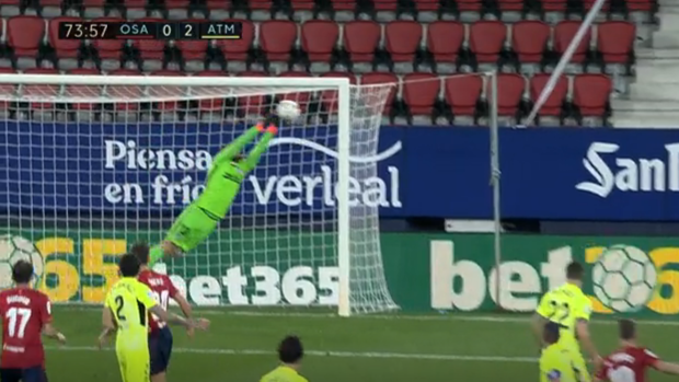 La milagrosa mano de Oblak que evitó el golazo de Roberto Torres