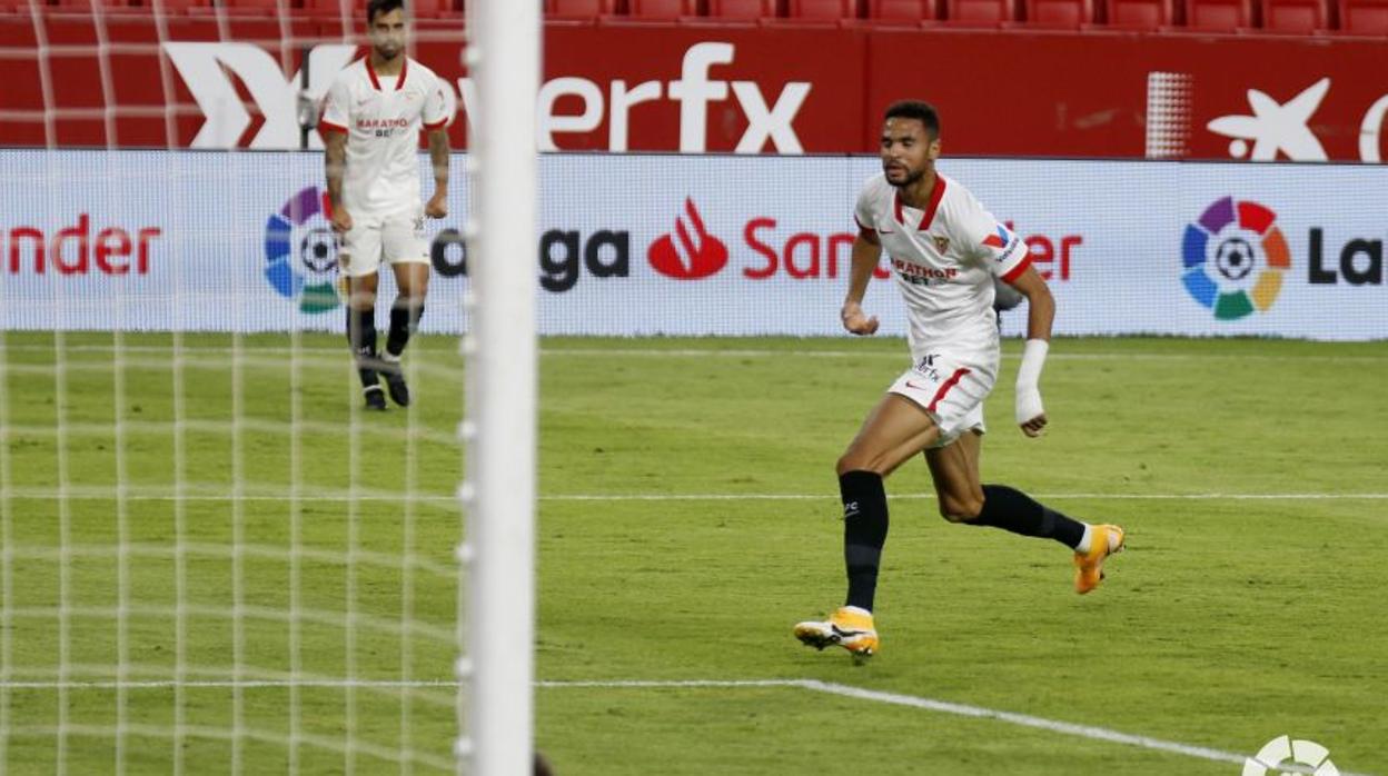 El Sevilla solo gana de penalti