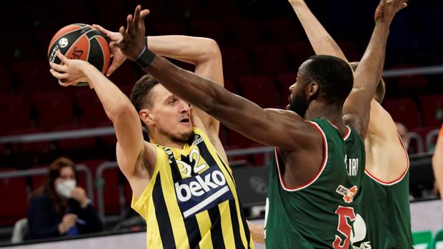 El Baskonia recupera el pulso ante un irregular Fenerbahce