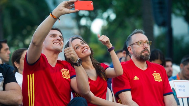 Inés Arrimadas lleva al Congreso la defensa de la Selección tras el amago de un combinado vasco oficial