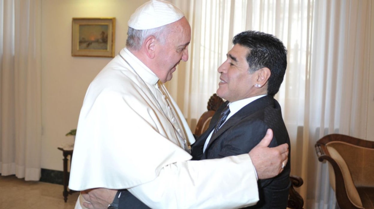 El Papa recuerda «con afecto» y oración a Maradona