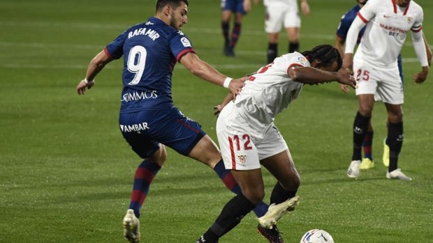 En-Nesyri pone al Sevilla mirando a la parte alta