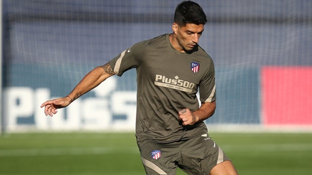 Luis Suárez da negativo y ya está disponible para Simeone