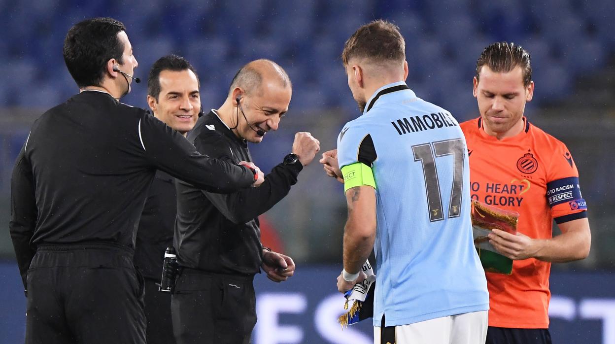 Momento previo al partido entre el Brujas y la Lazio, de la Europa League