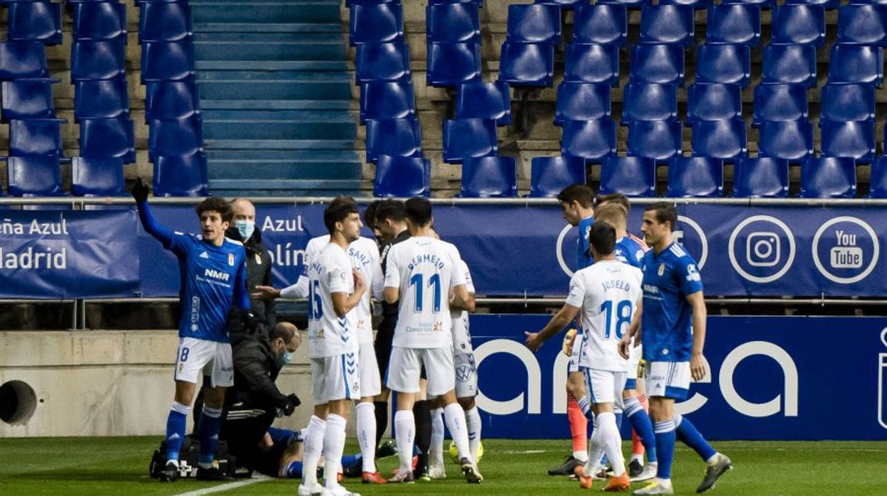 Carlos Pomares, del Tenerife, expulsado a los 13 segundos de partido