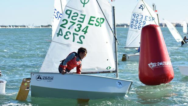 Patricia Bañez lidera el Trofeo Excellence Cup en Cádiz