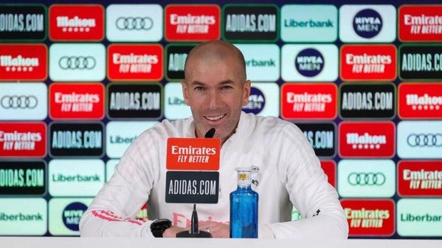 Zidane mete prisa con las renovaciones