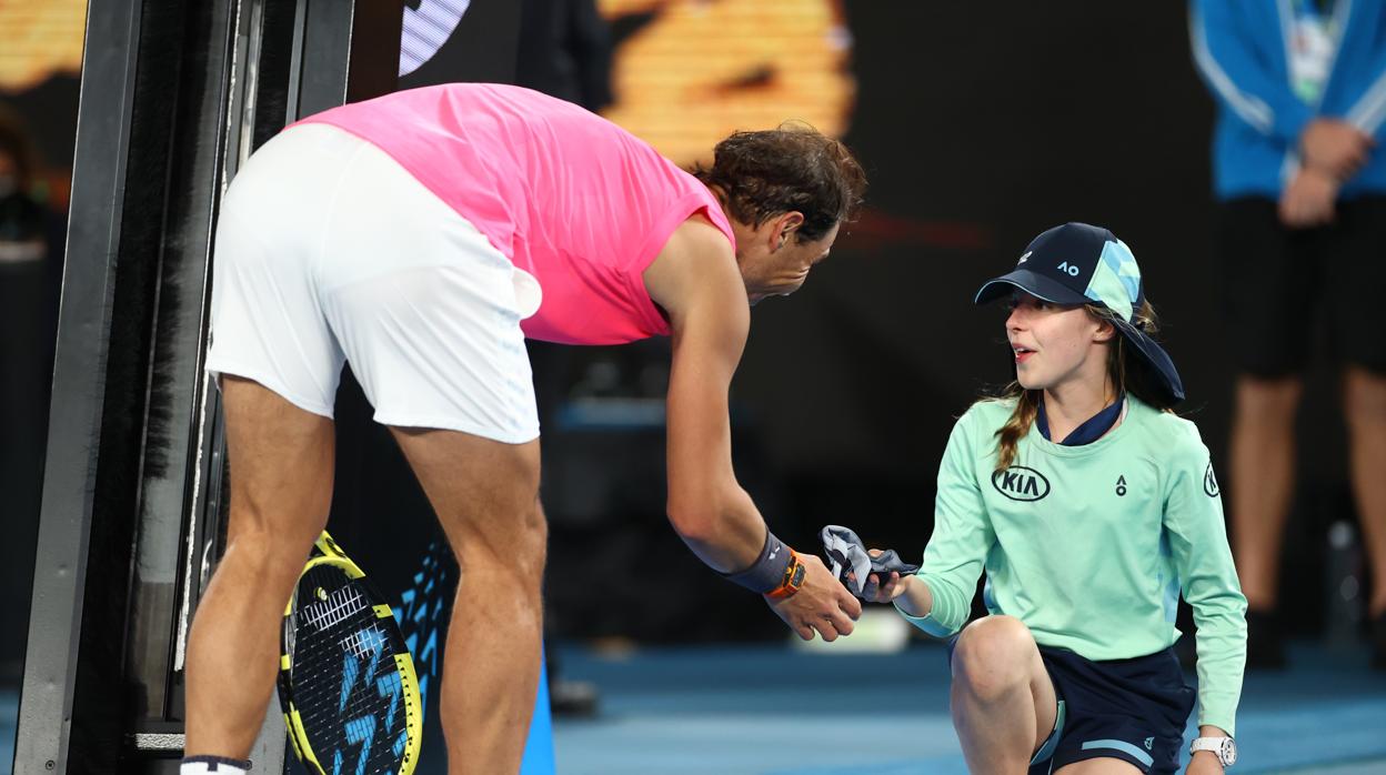 Nadal, durante un partido en el Abierto de Australia 2020