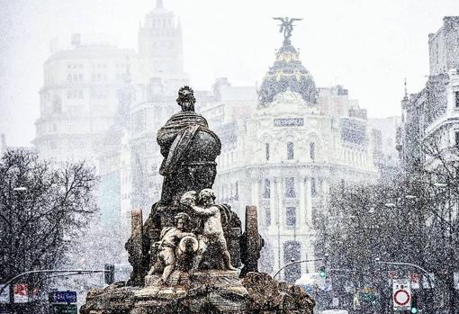 El Bernabéu y la Cibeles, más blancos que nunca